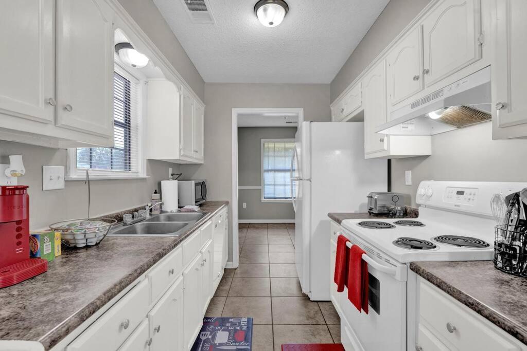 Glamorous 3Br 2Ba House W/ Large Fenced Backyard Memphis Exterior photo
